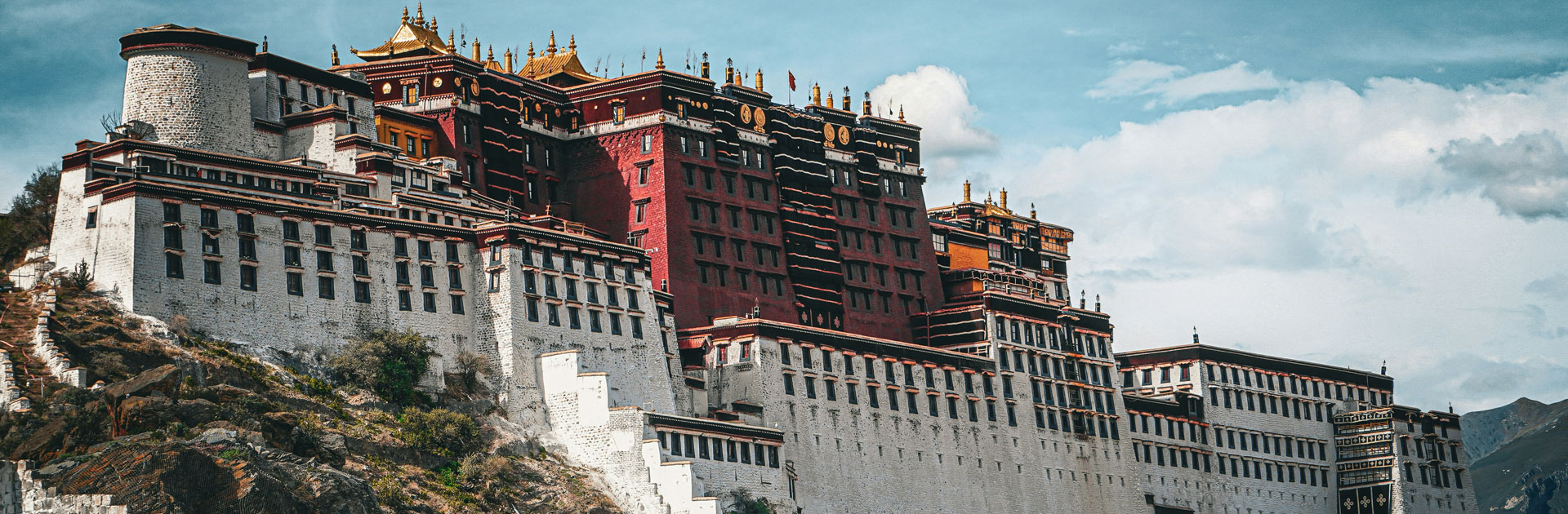 Tibetan architecture and mountain scenery