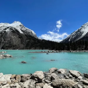 Mountain and peach blossom view on Chengdu Nyingchi Tibet tour