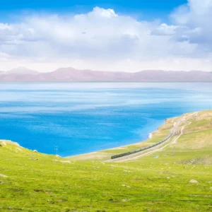 Train to Lhasa on the Qinghai Tibet Railway from Xining