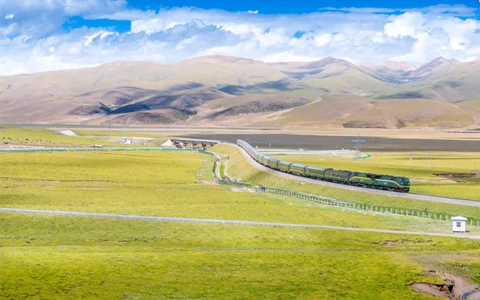 Scenery along Qinghai-Tibet Railway